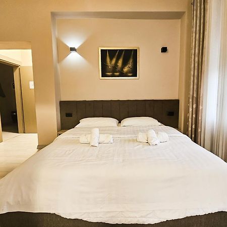 Sunflower Junior Suite 地拉那 外观 照片