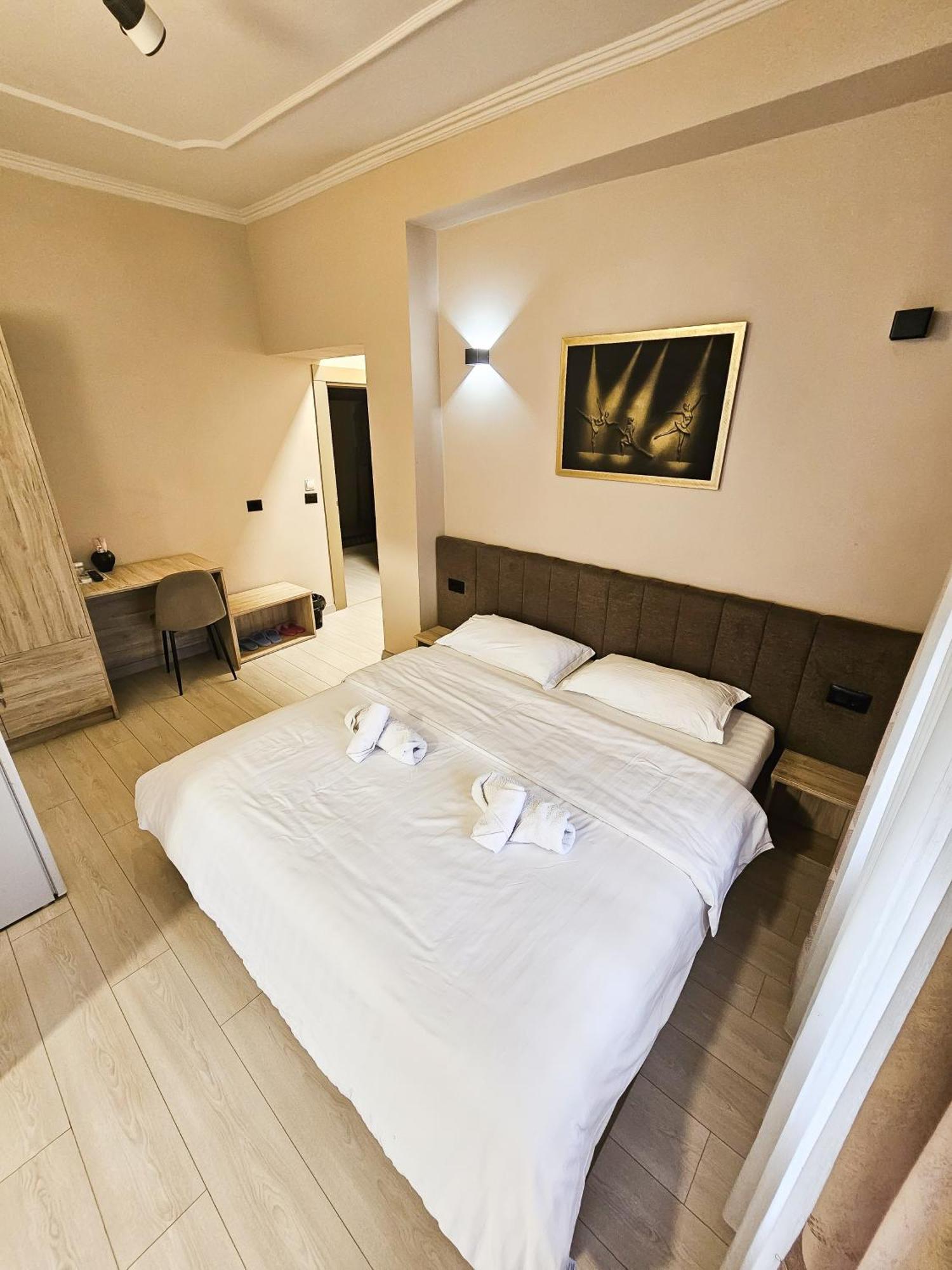 Sunflower Junior Suite 地拉那 外观 照片