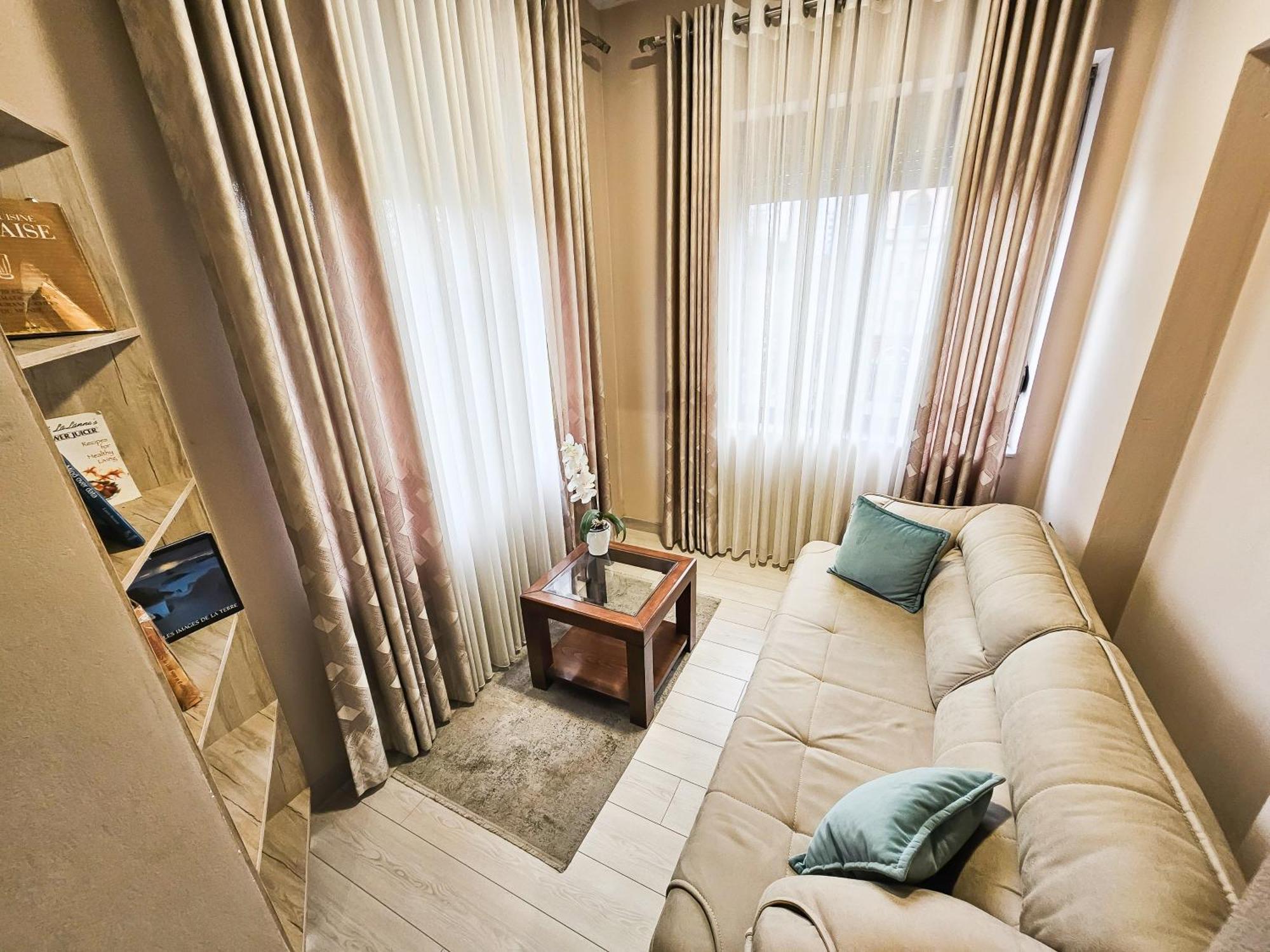 Sunflower Junior Suite 地拉那 外观 照片