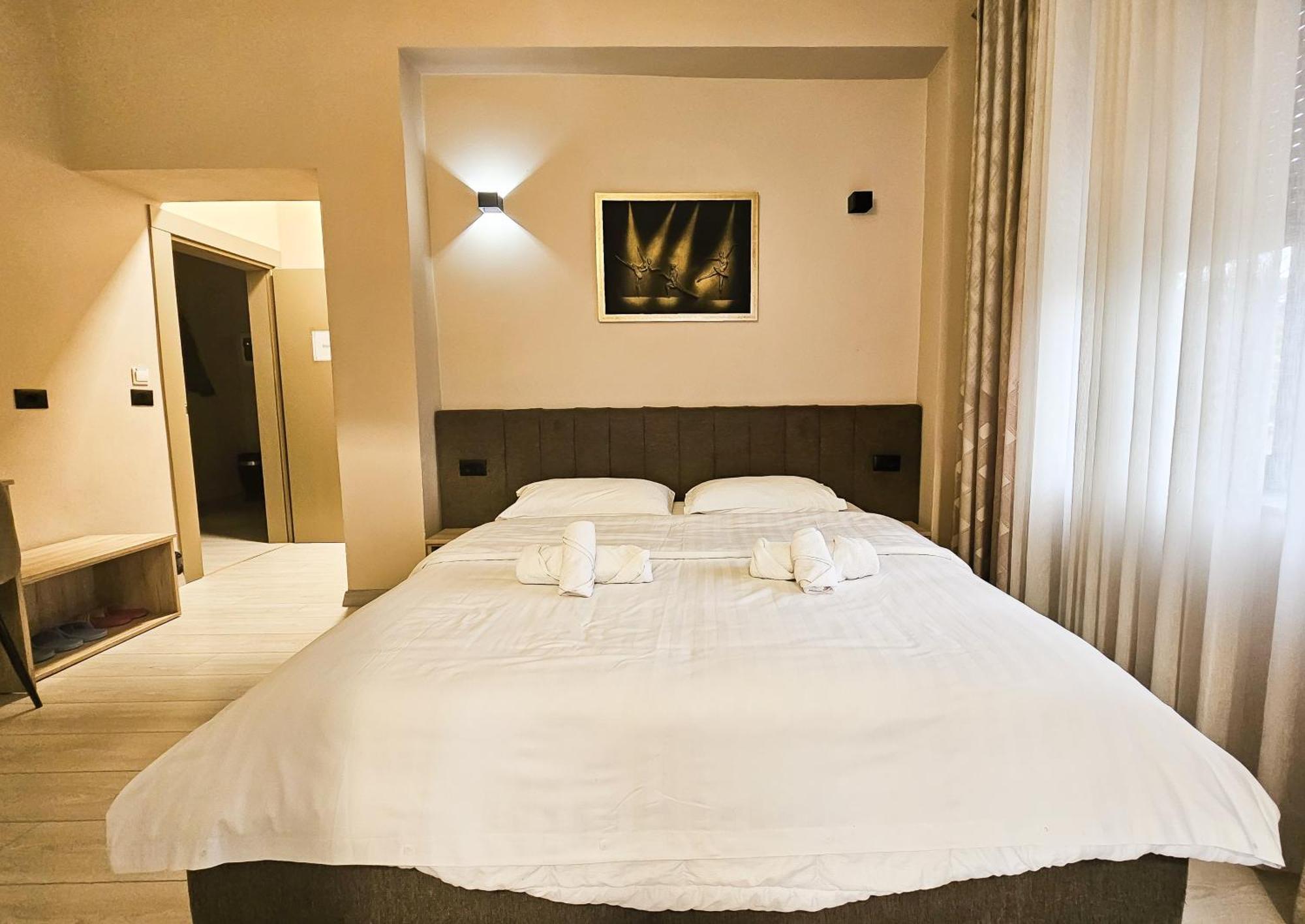 Sunflower Junior Suite 地拉那 外观 照片