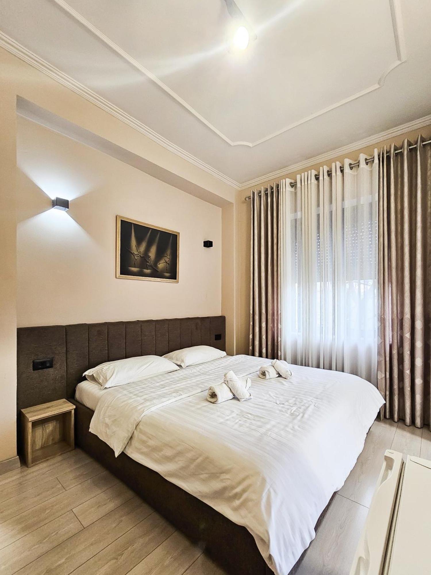 Sunflower Junior Suite 地拉那 外观 照片