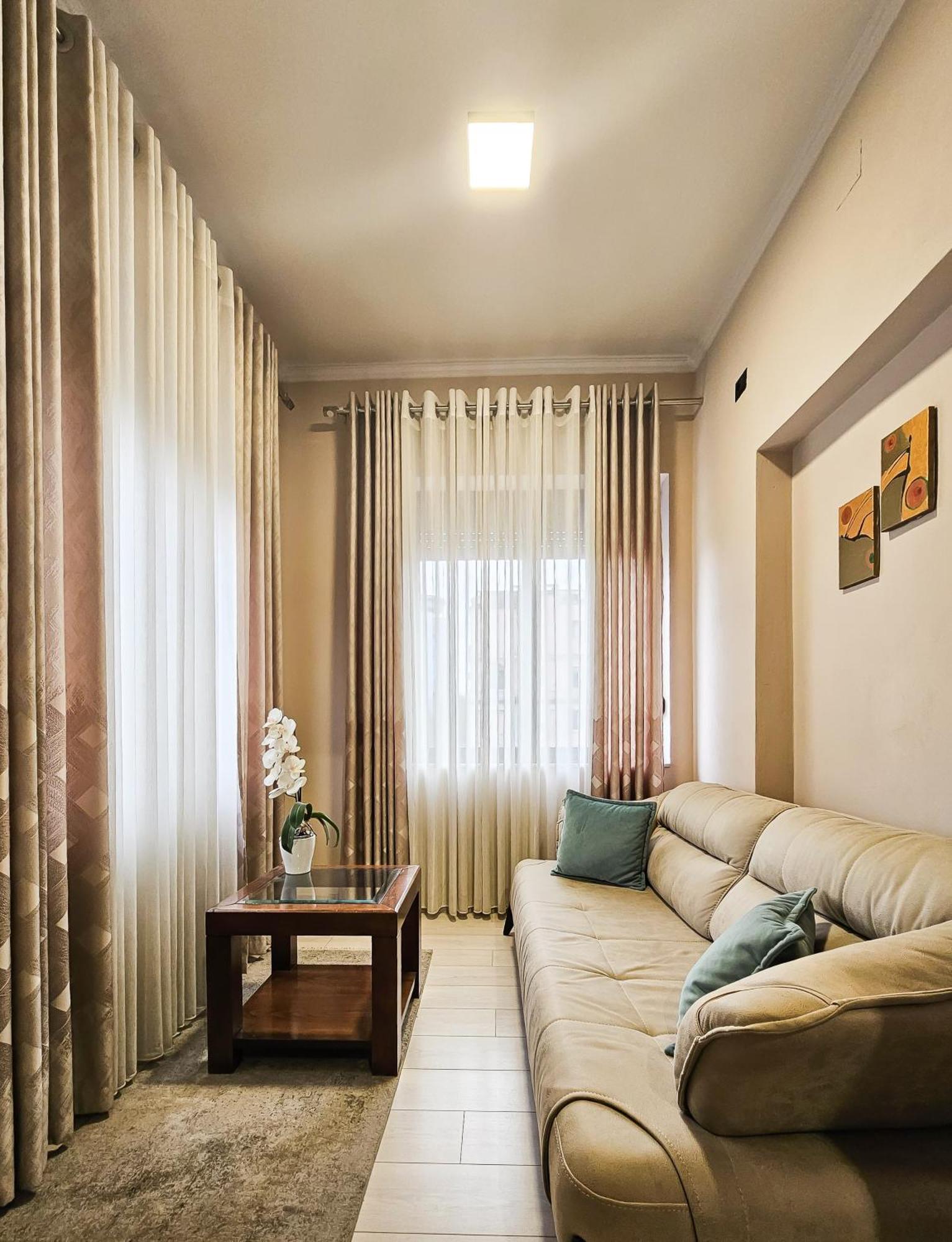 Sunflower Junior Suite 地拉那 外观 照片